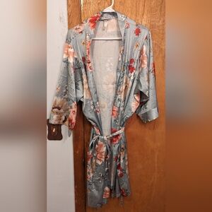 David's Bridal Floral Robe